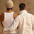 Мъжете, правещи секс с мъже, имат 40 пъти повишен риск от HIV и сифилис