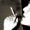 Тютюнопушенето увеличава риска от ректален рак при жени.